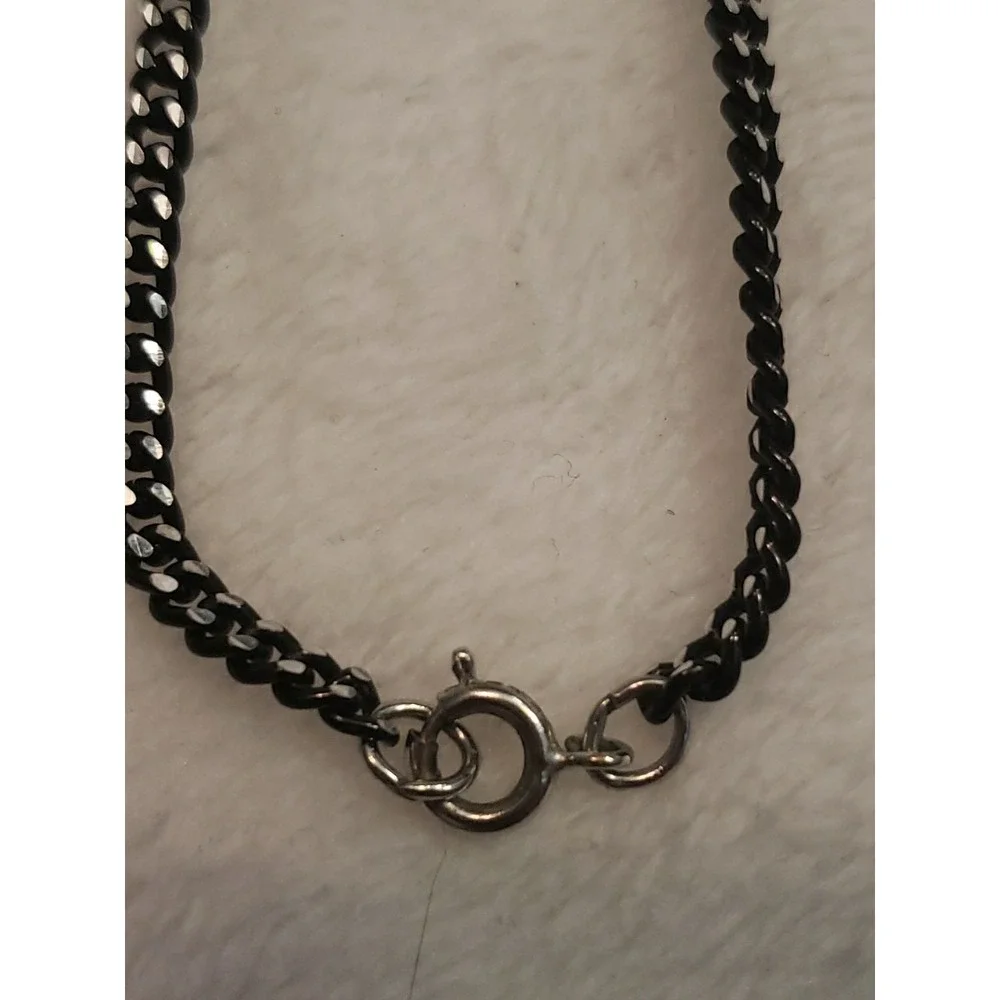 Sarah Coventry Romanesque gunmetal gray black cross pendant necklace 24" chain - Picture 4 of 5